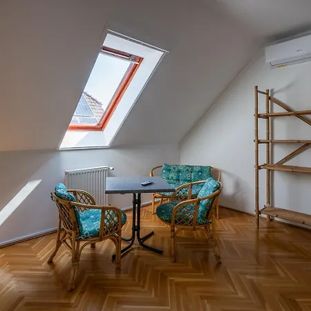 Tanczos Vendeghaz Balatonalmádi