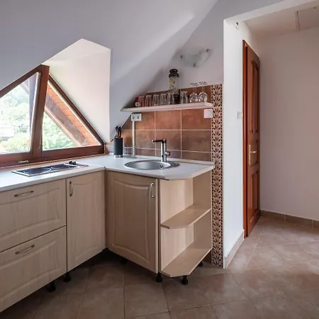 Tanczos Vendeghaz * Balatonalmádi