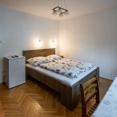 Tanczos Vendeghaz Balatonalmádi