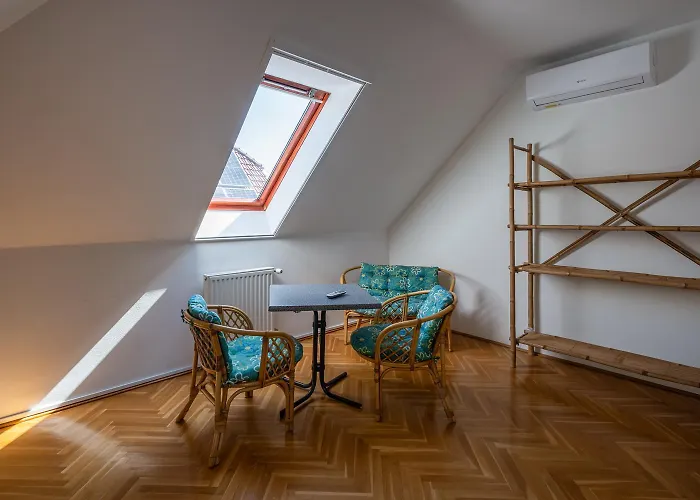 Tanczos Vendeghaz Balatonalmádi