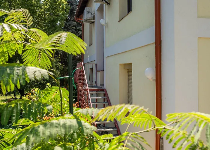 Tanczos Vendeghaz * Balatonalmádi